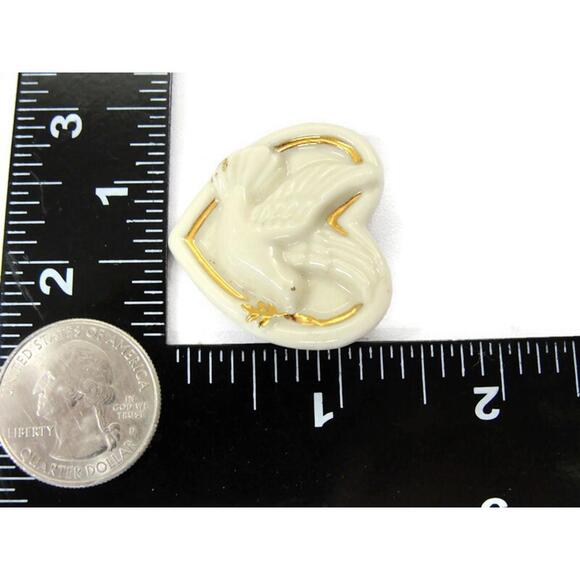 Vintage White Lenox Brooch Costume Jewelry Dove on Heart Golden Trim - Picture 6 of 12